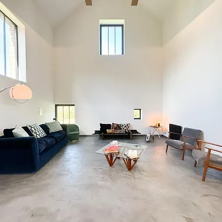 Holiday home Superbe Grange Et Son Bain Nordique, Endroit Paisible Du Perche *