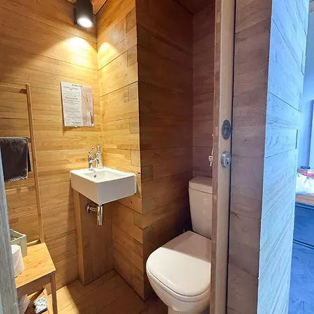 Holiday home Superbe Grange Et Son Bain Nordique, Endroit Paisible Du Perche *